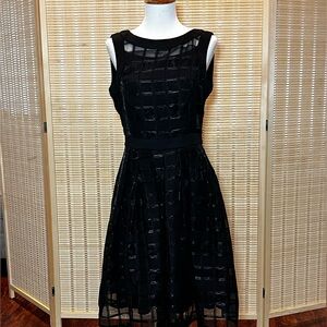 3 for $20 🌷Ellen Tracy cocktail dress size 2 pleated checkerboard sheer black